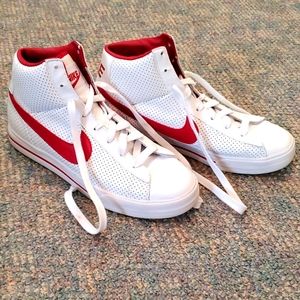 Nike shoes woman sz 7Y